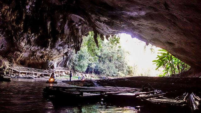 Tham Lot cave